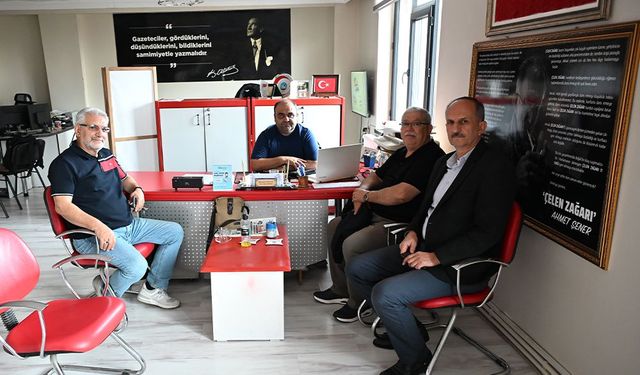 O. Selçuk Yılmaz’dan Akşehir’deki İki Vakfa Kitap Bağışı