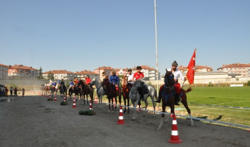 ŞOV YAPTILAR (FOTOĞRAFLAR İÇİN TIKLAYINIZ)