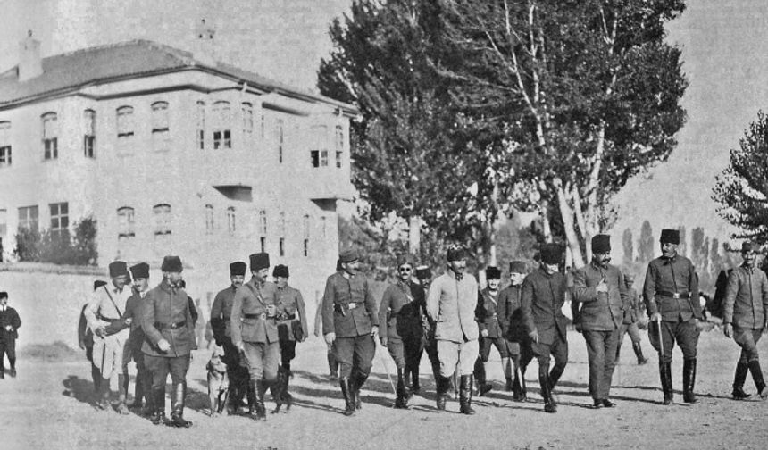 AKŞEHİR’DE ATATÜRK’ÜN SEYRETTİĞİ İLK VE TEK FUTBOL MAÇI (FOTOĞRAFLAR İÇİN TIKLAYINIZ)