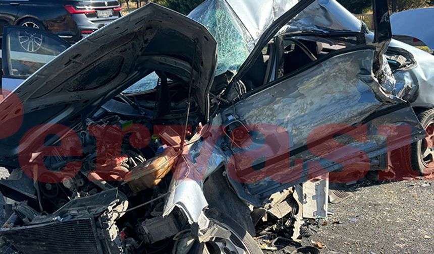 TREN GARI KAVŞAĞINDA TRAFİK KAZASI 2 ÖLÜ