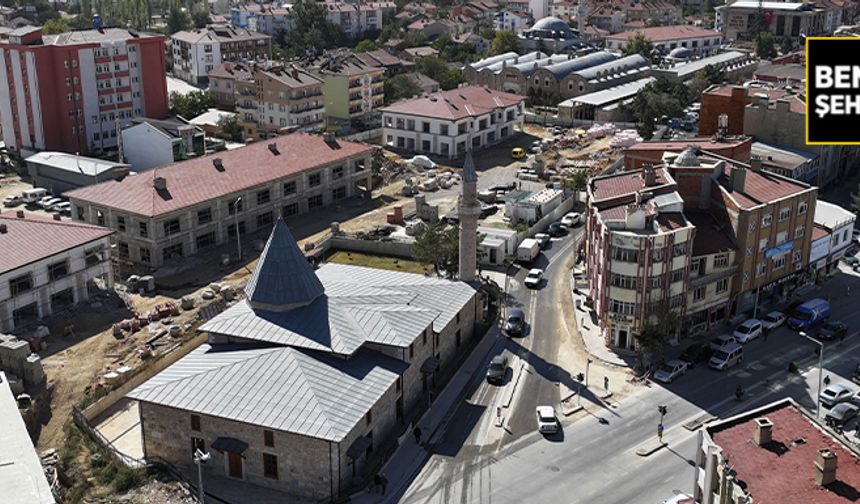 ILGIN OSMANLI KENT MEYDANI DÖNÜŞÜMÜ PROJESİ HIZLA İLERLİYOR