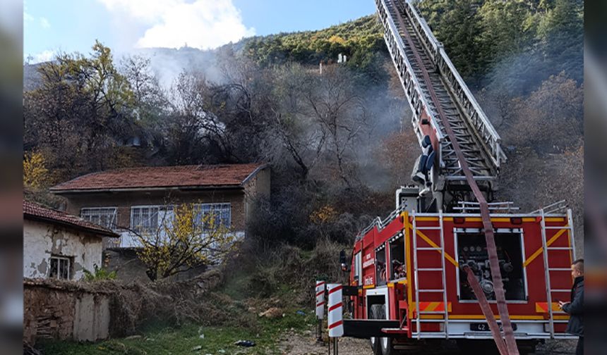 YARENLER MAHALLESİ'NDEKİ YANGIN KORKUTTU!