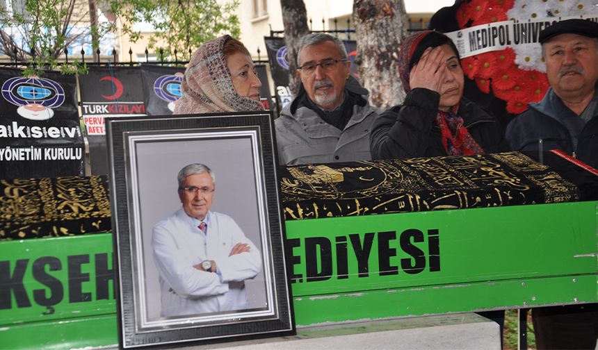 Dr. Ali Galip Gündoğar Gözyaşlarıyla Son Yolculuğuna Uğurlandı