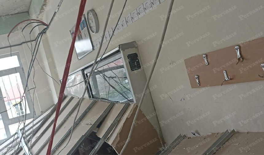 Sınıfın Asma Tavanı Sarkınca Öğrenciler Tahliye Edildi