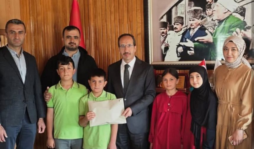 Nimetullah Nahçivani İmam Hatip Ortaokulu’ndan Filistin’e Destek Kermesi