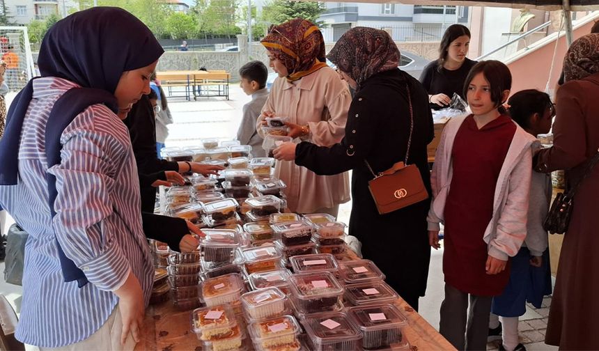 Orhan Erdem İmam Hatip Ortaokulu'ndan Kermes