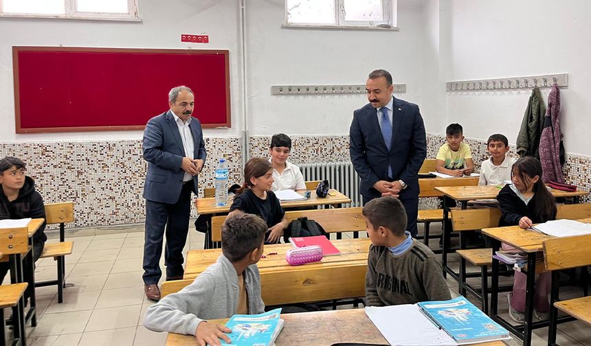 Kaymakam Pelvan'dan Okul Ziyaretleri