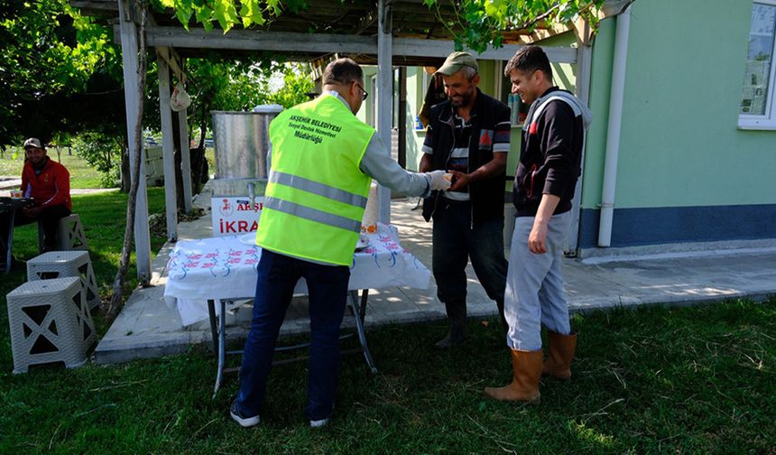Kurban Pazarında Çorbalar Akşehir Belediyesi’nden