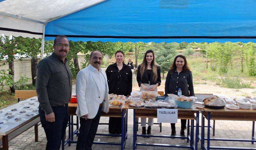 Yunak Cemal Karacan Anadolu Lisesi'nde Kermes Coşkusu