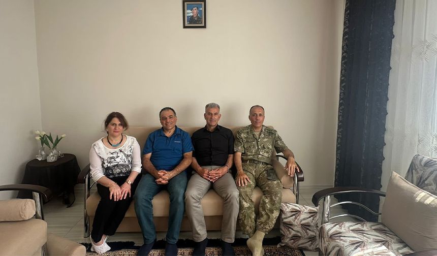 Garnizon Komutanından Şehit Ailesine Anlamlı Ziyaret