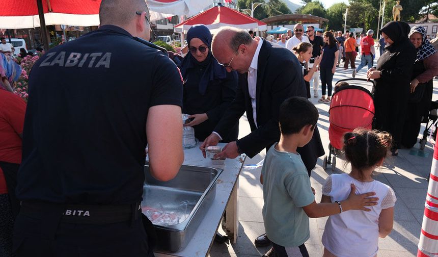 Akşehir Belediyesi'nden Geleneksel Aşure İkramı