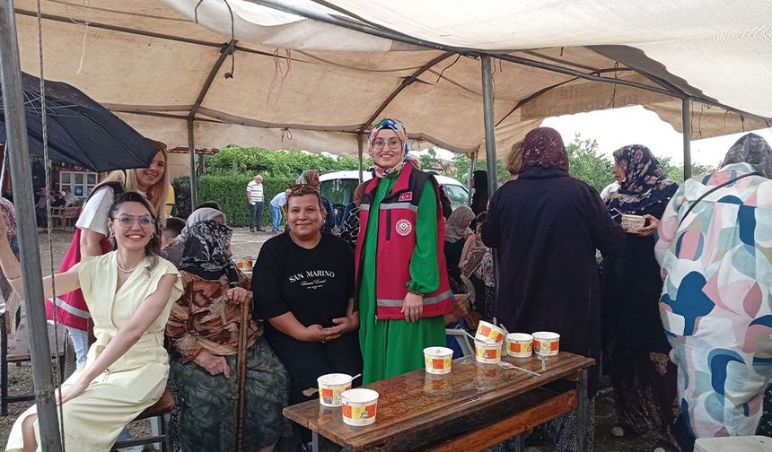 Kozağaç Mahallesi'nde Aşure İkramı