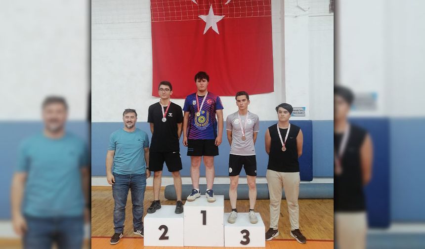 Asım Emir Şahin Masa Tenisinde İl Birincisi Oldu