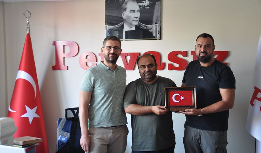 Gazetemize Bayraklı Teşekkür