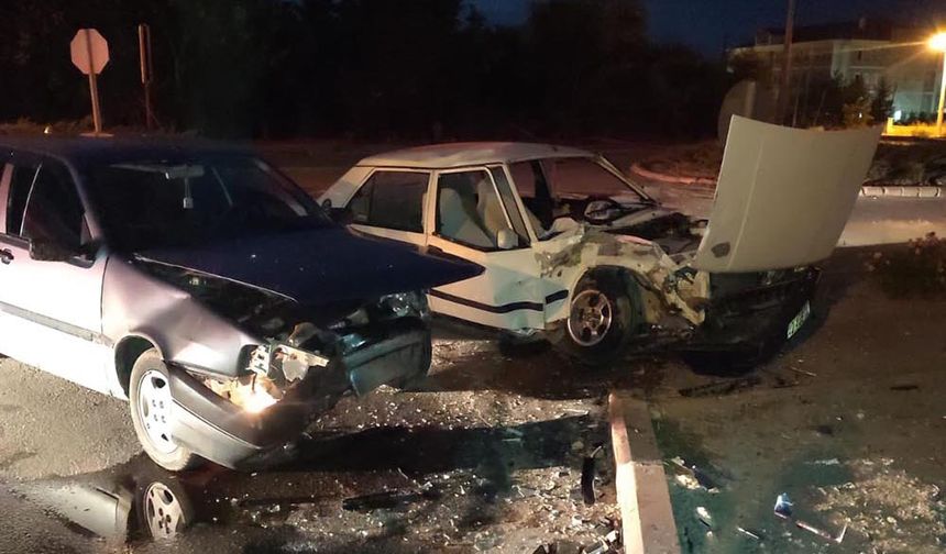 Seyran Mahallesi’nde Trafik Kazası: 2 Yaralı