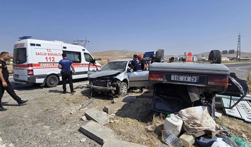 Yavaşlı Kavşağı’nda Yine Kaza: 3 Yaralı