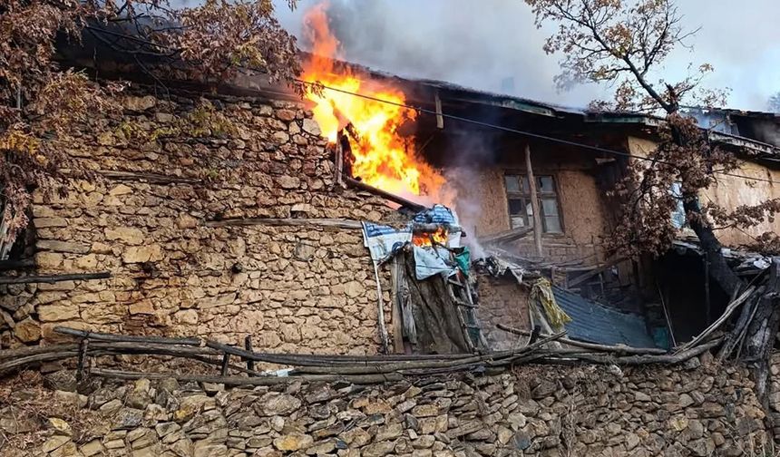 Davras Mahallesi’ndeki Yangın Korkuttu