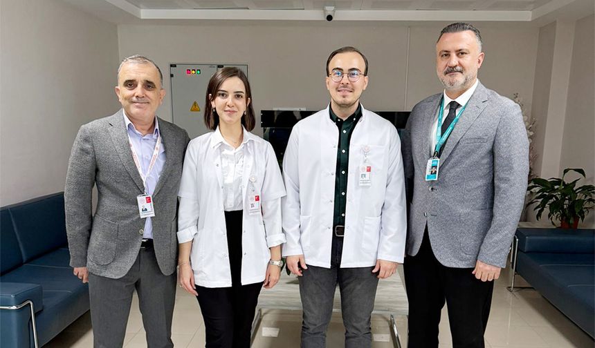 Baba, Kızı ve Damadıyla Aynı Hastanede Şifa Dağıtıyor