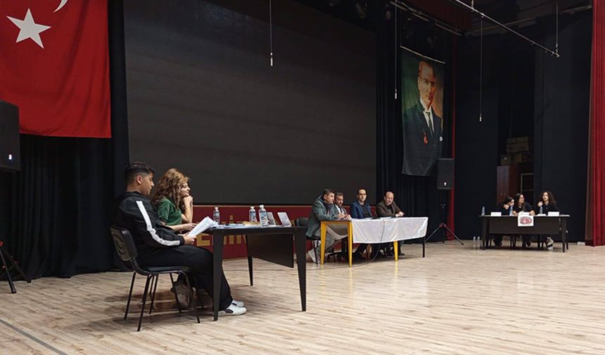 Münazara Yarışması İlçe Birincisi Güzel Sanatlar Lisesi