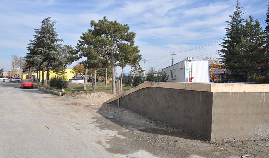 Sanayi Esnafı Rampadan Memnun, Yapım Yerinden Rahatsız