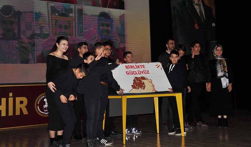 Engelliler Günü Özel Gösterilerle Kutlandı