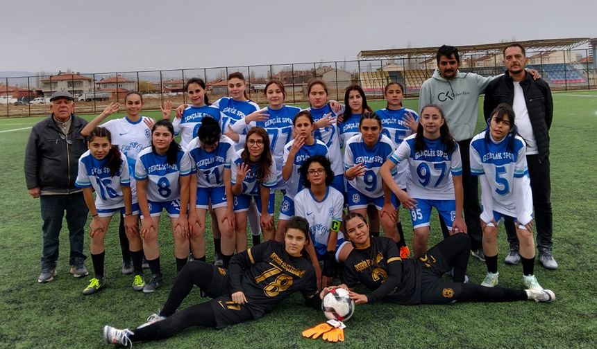 Akşehir Gençlerbirliği U-17 Kadın Takımı, Afyon’da 4-2 Galip