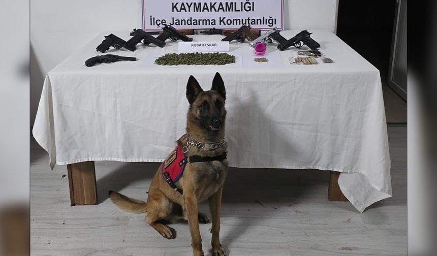 Operasyonda Çok Sayıda Madde ve Silah Ele Geçirildi