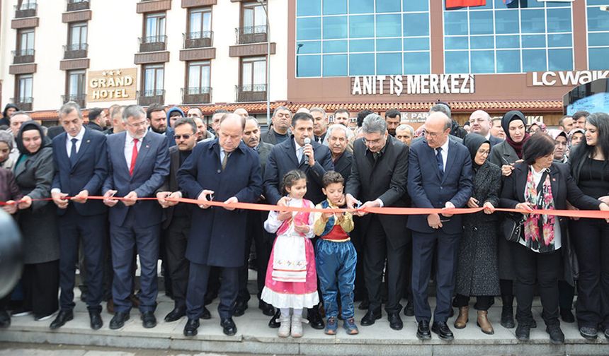 AK Parti İlçe Teşkilatının Yeni Hizmet Binası Açıldı