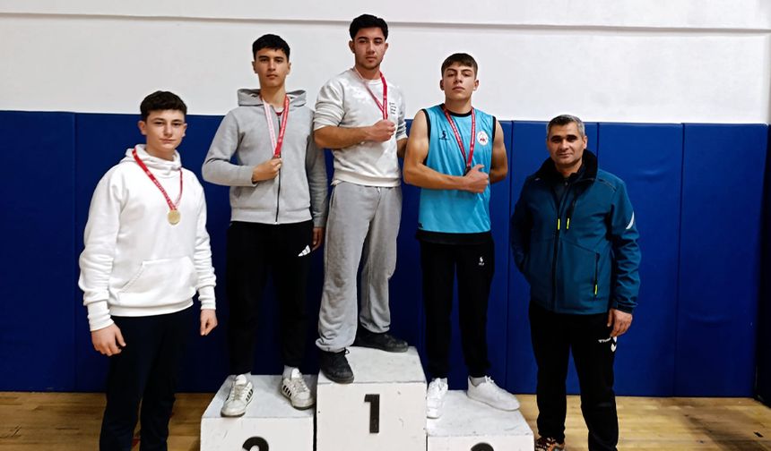 Konya Bilek Güreşi İl Birinciliğinde Safitürk İmam Hatip Damgası
