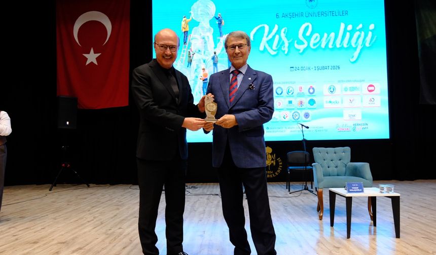 Yusuf Halaçoğlu Akşehir’de: Millî Mücadele, Atatürk ve Türkiye Konuşuldu