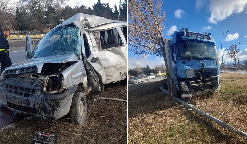 Tren Garı Kavşağında Trafik Kazası 1 Ölü