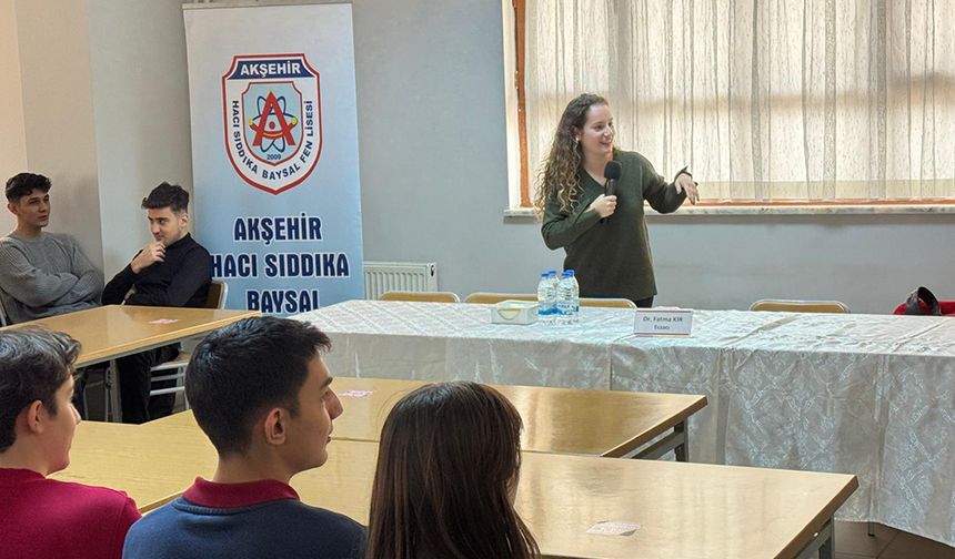 Farmakometri Uzmanı Dr. Kır, Akşehir’de Öğrencilerle Buluştu
