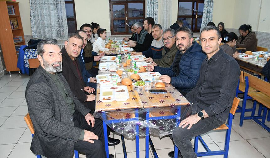 Şehit Coşkun Karabulut İmam Hatip Ortaokulu’nda İftar Programı Düzenlendi