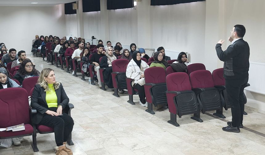 Üniversite Öğrencilerine Yönelik Bağımlılıkla Mücadele Eğitimi Verildi