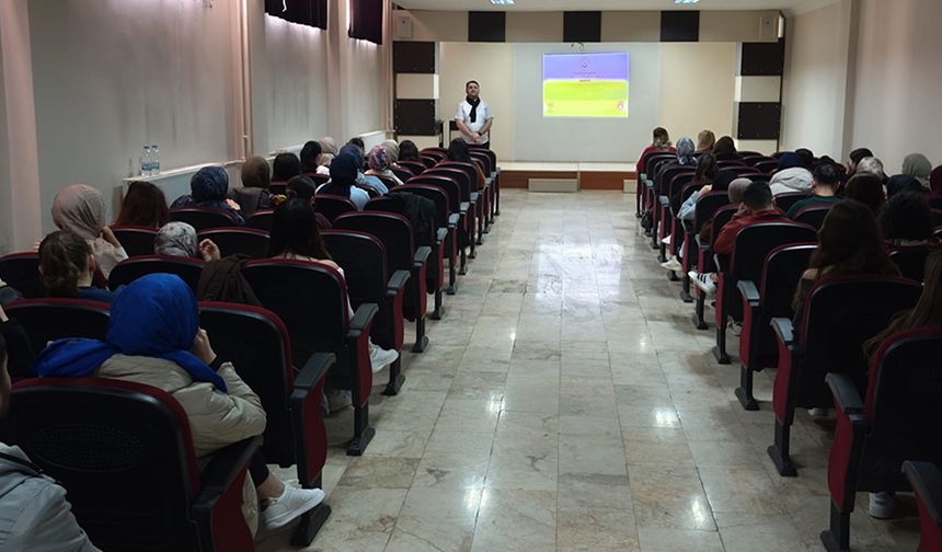 Üniversitelilere Sağlıklı Aile Yaşamı Eğitimi
