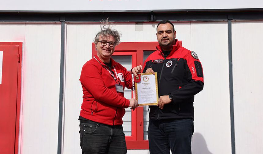 Abdullah Yağcı’ya Kızılay’dan Altın Madalya