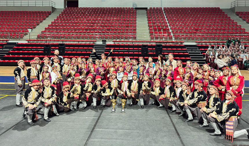 Akşehir Halk Oyunlarında Zirvede