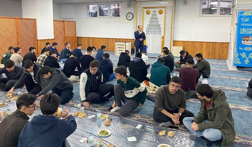 Gençler İçin Ramazan Boyunca “İyilik Sofrası” Kuruluyor