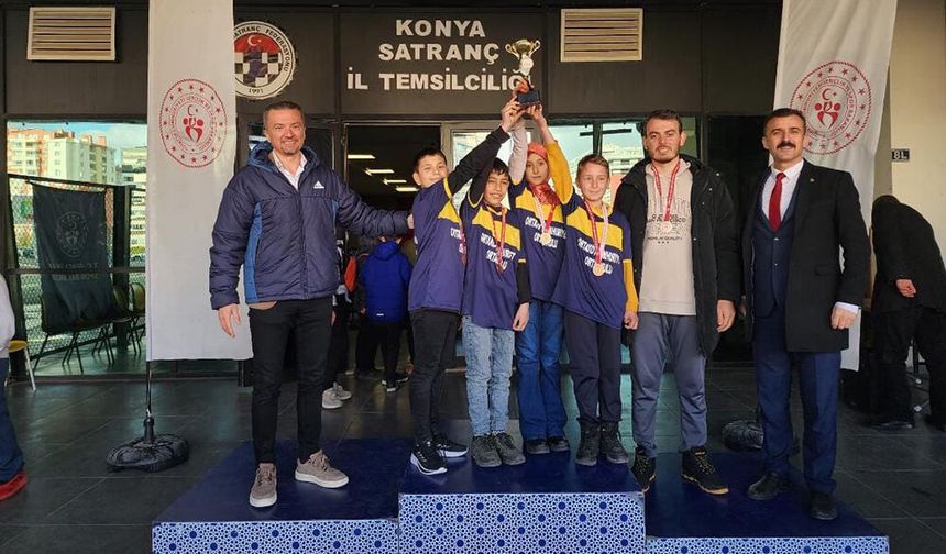 Ortaköy Cumhuriyet Ortaokulu’na Satranç Turnuvasında Centilmenlik Ödülü