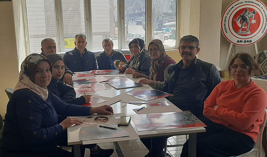 Şehitlerin Fotoğrafları Rölyef Sanatıyla Ölümsüzleşiyor