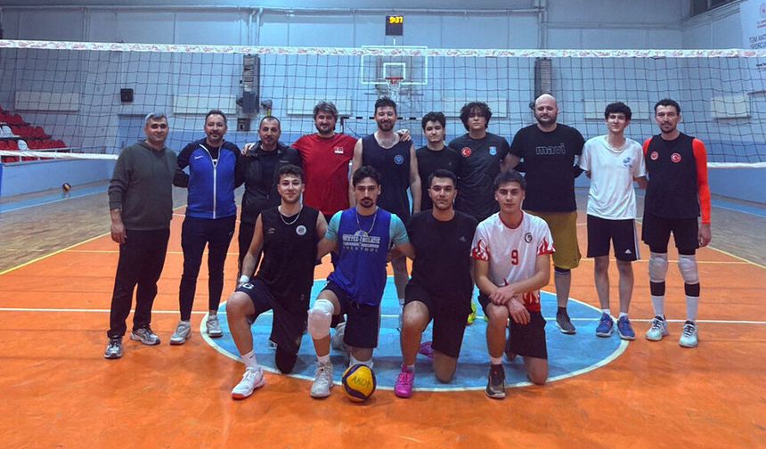 Akşehir Belediye Spor Erkek Voleybol Takımı 2. Lig Yolunda Sahaya Çıkıyor