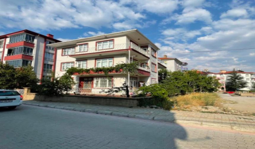 Akşehir’de Tarla, Meyve Bahçesi ve Bahçeli Ev Satışta