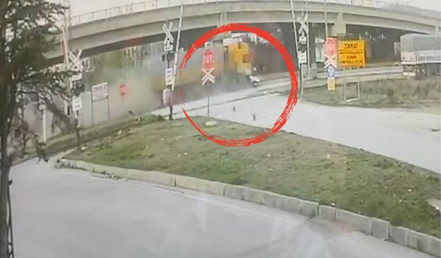 Tırın Çarptığı Araç Hurdaya Döndü: 1 Ölü