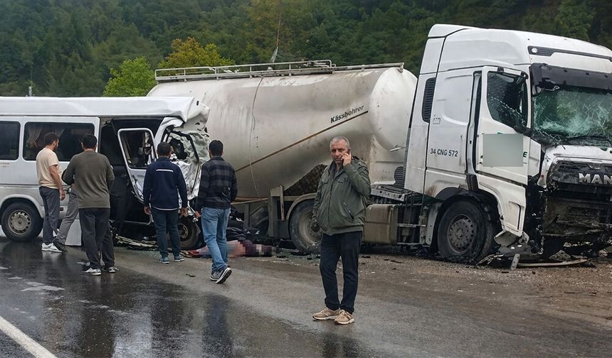 Antalya-Isparta Yolunda Can Pazarı: 7 Ölü, 7 Yaralı