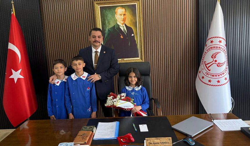 Yunak'ta Koltuklar Çocuklara Emanet