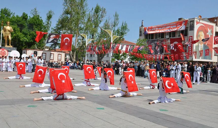 19 Mayıs Coşkusu Cumhuriyet Meydanı’nda