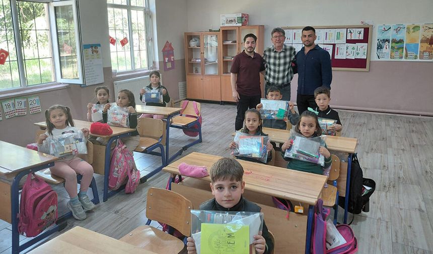 Köy Okullarına Anlamlı Destek: “Bir Kitap Bin Gelecek” Projesi