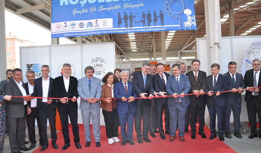 1. Akşehir İstihdam ve Kariyer Fuarı Yoğun Katılımla Açıldı