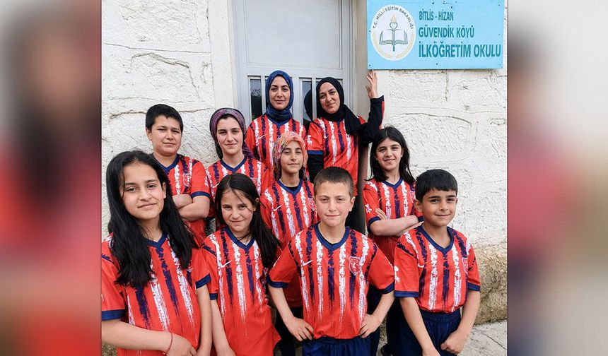 Martı Spor’dan Bitlis Hizan Güvendik Köyüne Anlamlı Destek