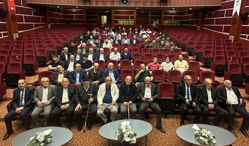 Tunçez Ailesi Bayramlaşma Geleneğini Sürdürdü